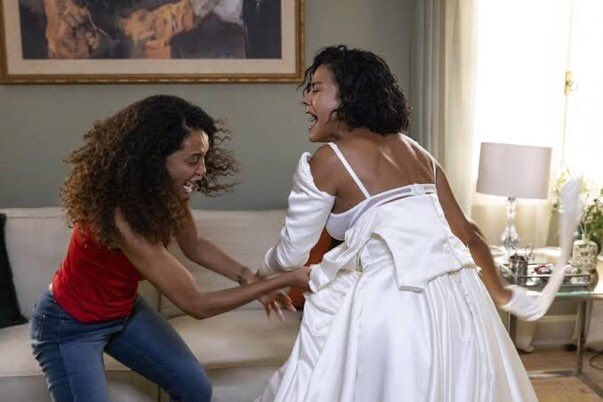 Se não rolar duelo de cosplay Raquel vs Maria de Fátima na CCXP, nem quero👗🔥