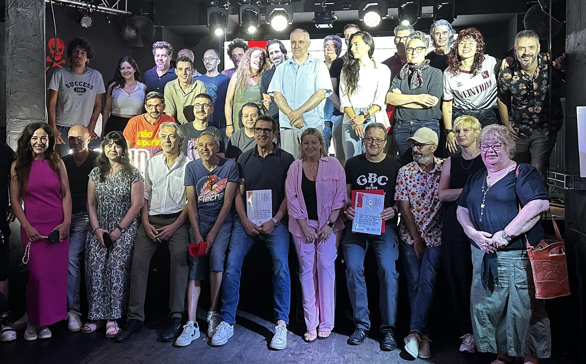 🎉 ¡ESTÁ PASANDO! 🎶

En el marco del Congreso de Madrid en Vivo, se lleva a cabo la firma del Código de Buenas Prácticas entre A.R.T.E, <a href="/apmusicales/">APM</a> y <a href="/Salasconciertos/">Salas de Conciertos</a> .

¡Seguimos sumando para que la música no pare! 🚀🎤