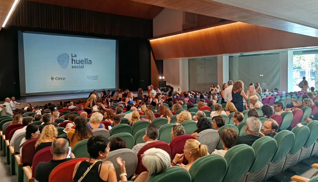 Todo listo en el <a href="/TAMALDAIA/">TAMA. Teatre Auditori Municipal d'Aldaia</a> para que comience la #LaHuellaSocial, evento en el que <a href="/Clece_/">CLECE</a> y <a href="/corazon_manos/">Asociación Corazón y Manos</a> recordaremos y reconoceremos las grandes historias de ayuda, solidaridad y compromiso que vivimos durante la #DANA que asoló Valencia el pasado octubre