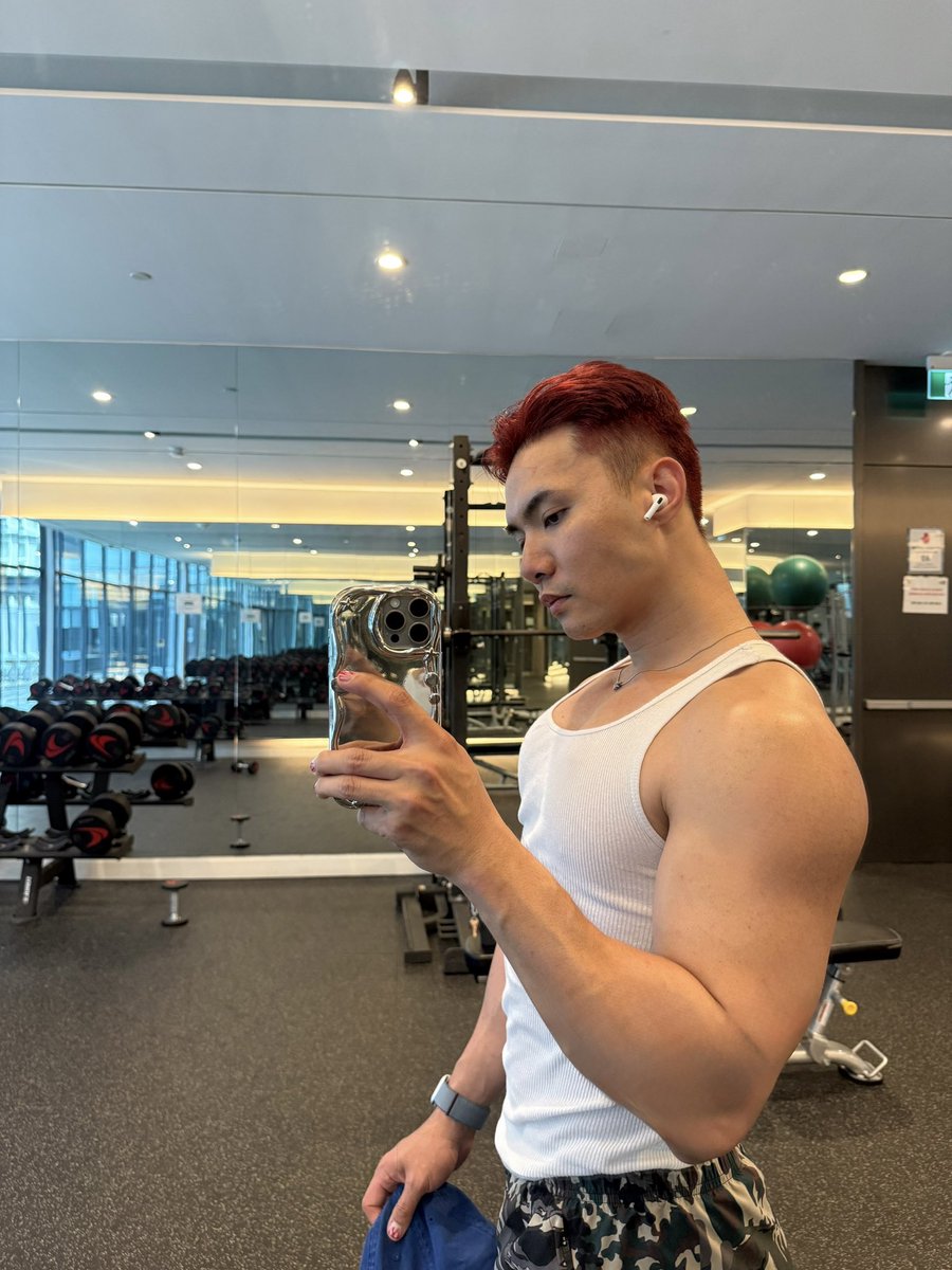 ✨5’6 labubu king ✨ tweet media