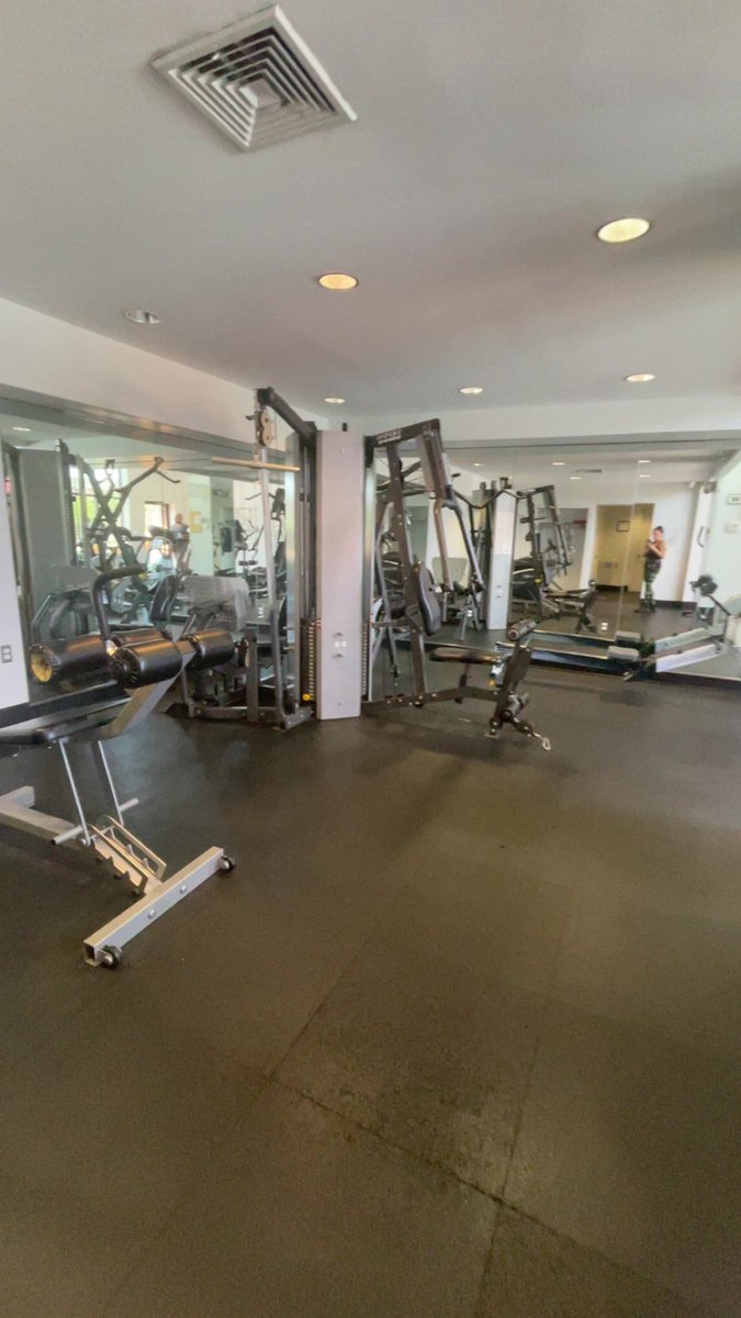 _Deadmomalive's tweet image. Getting back to it, after vacation,
I burned almost 500 calories
Between weightlifting, elliptical & walking on the treadmill!
Great 2 hour work out!
Don’t give me shit, I need to go hard this week as I had way TOO MUCH FUN last week and ate all the good things that are bad…