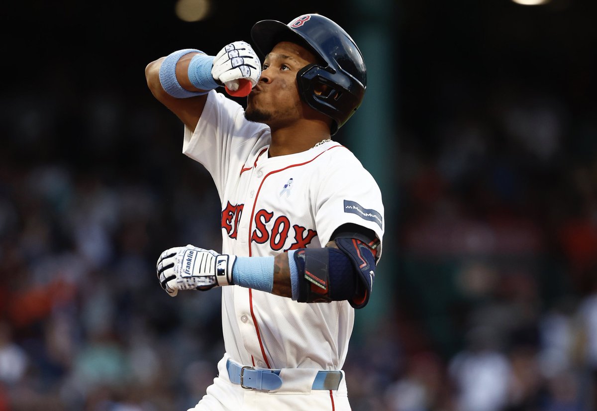 Ceddanne Rafaela’s stats from Opening Day to 5/31 vs his stats from 6/1 to now:

.239 AVG ➡️ .302 AVG
3 HR ➡️ 6 HR
.359 SLG ➡️ .629 SLG
.647 OPS ➡️ .965 OPS
76 wRC+ ➡️ 162 wRC+

A key part of this? His Pulled Flyball% has more than DOUBLED, going from 10.1% to 22.6% since 6/1 💪