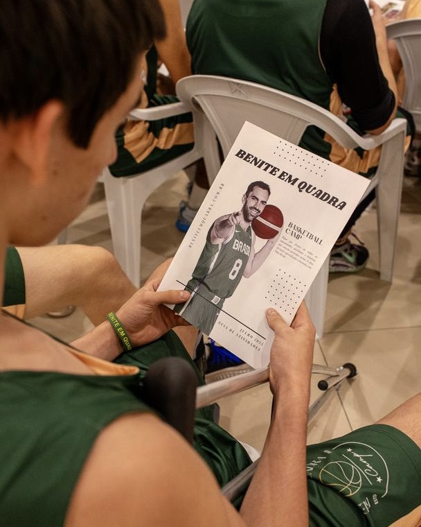 BaloncestoSev's tweet image. ¿𝐶𝑜́𝑚𝑜 𝑒𝑠𝑡𝑎́𝑛 𝑠𝑖𝑒𝑛𝑑𝑜 𝑙𝑎𝑠 𝑣𝑎𝑐𝑎𝑐𝑖𝑜𝑛𝑒𝑠 𝑑𝑒...? 🏖️
💪Nuestro capi disfrutando de su campus💪