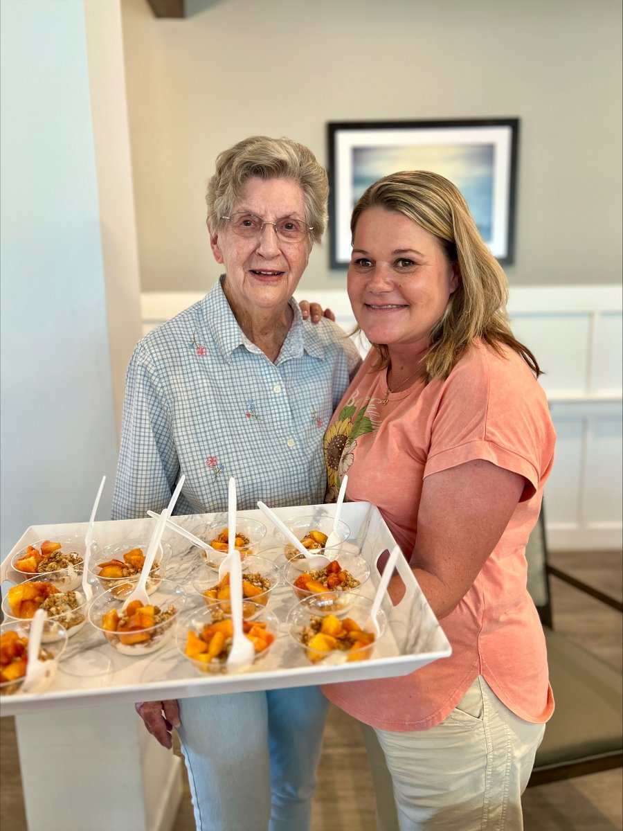 remembermesc's tweet photo. Sweet treats and sweet company! We were feeling extra peachy after our social yesterday afternoon! 🍑🧡 Fresh peaches from Gilliland Orchards were the perfect topping for our yummy parfaits! https://t.co/oMXasRp00p