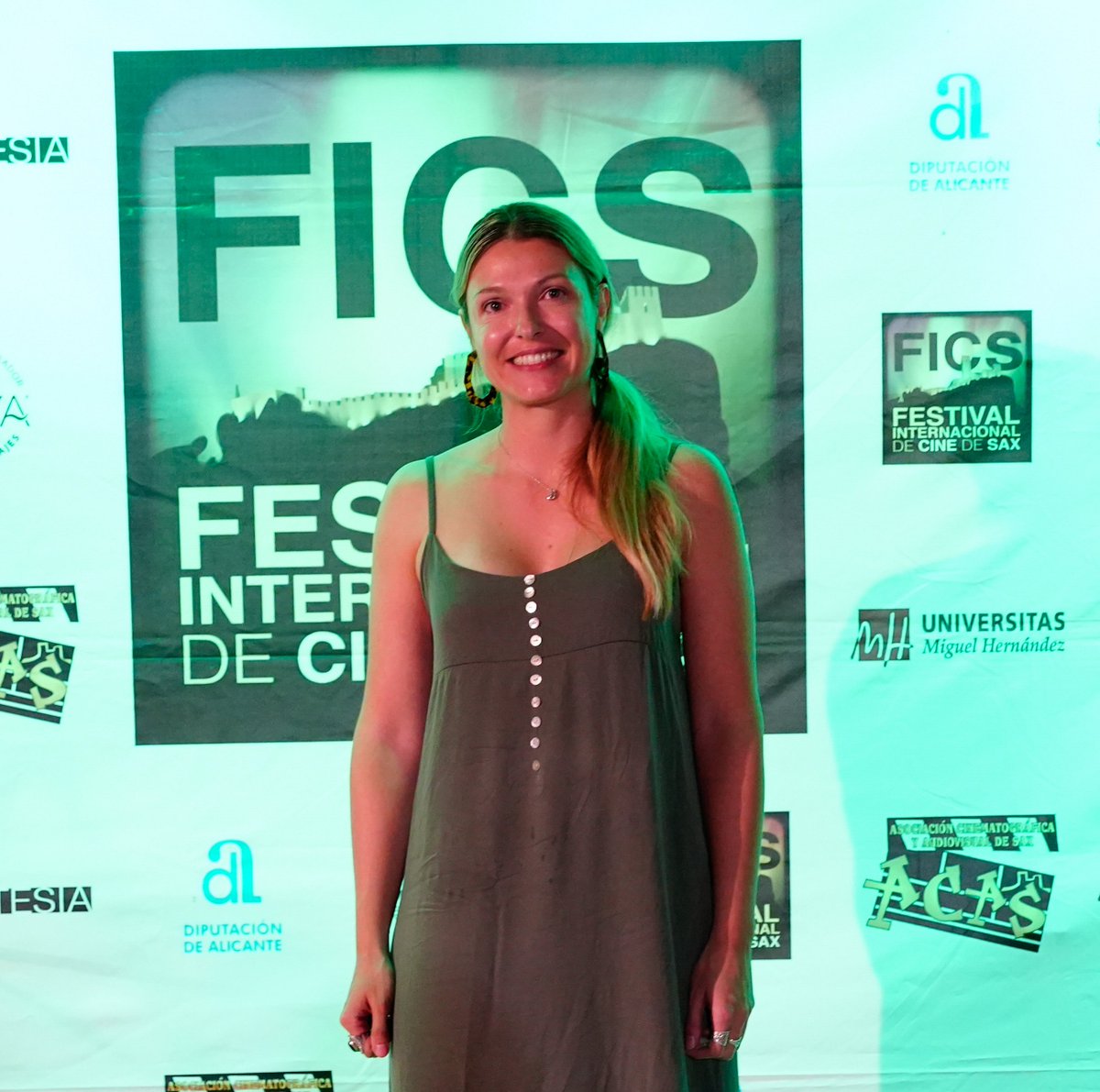 19º Festival Internacional de Cine de Sax. La actriz Lídia Mínguez (La navidad en tus manos, The Cover, Élite, 4 Estrellas, etc.) presentó “Perromaquia” de Borja López.