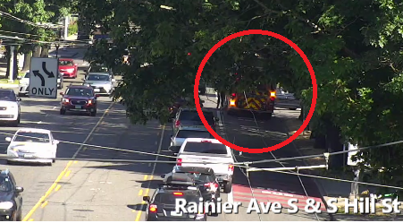 NBバスレーンをブロックしているSolgate StのRainier Ave