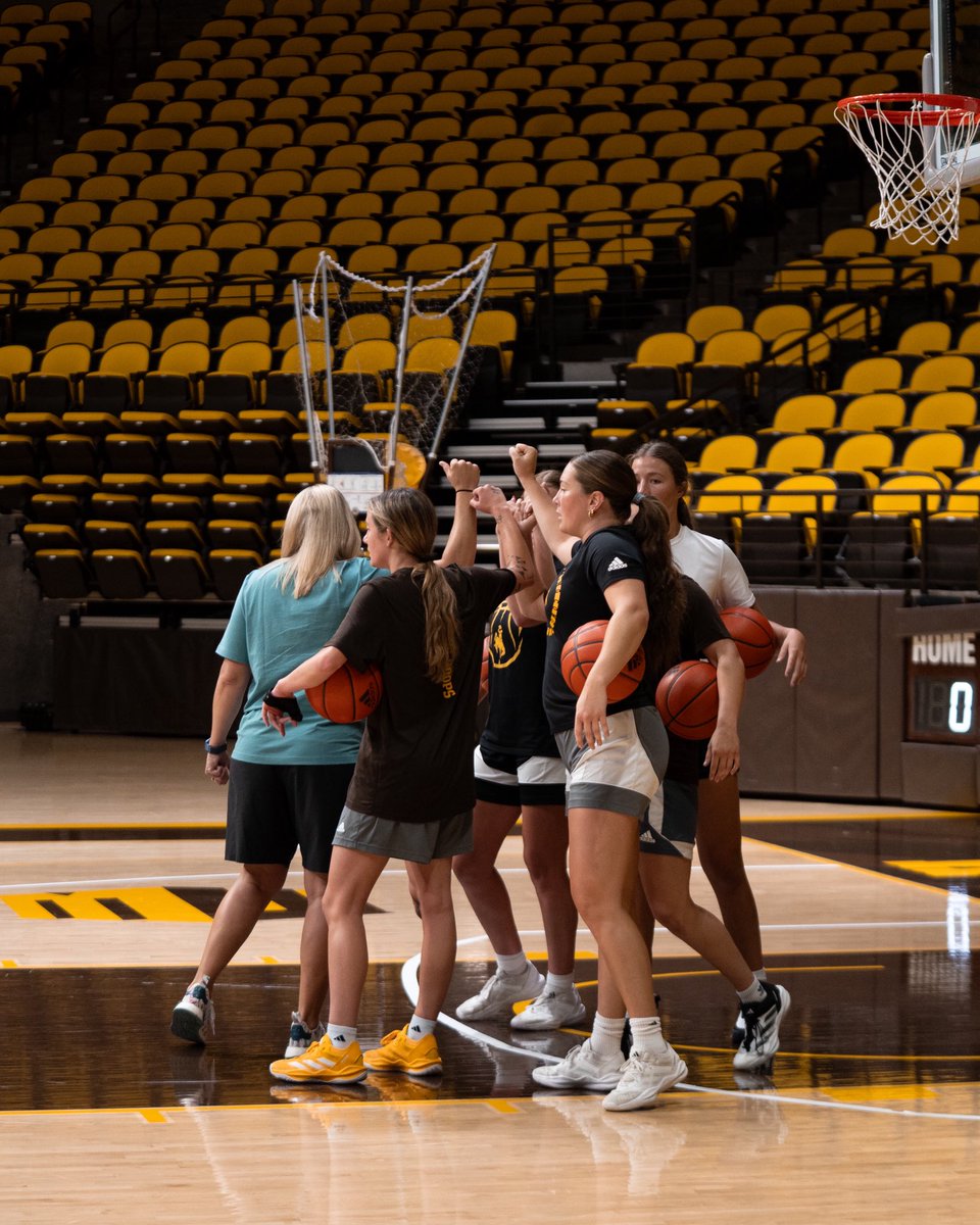 wyo_wbb's tweet image. Back at work ⚠️😤