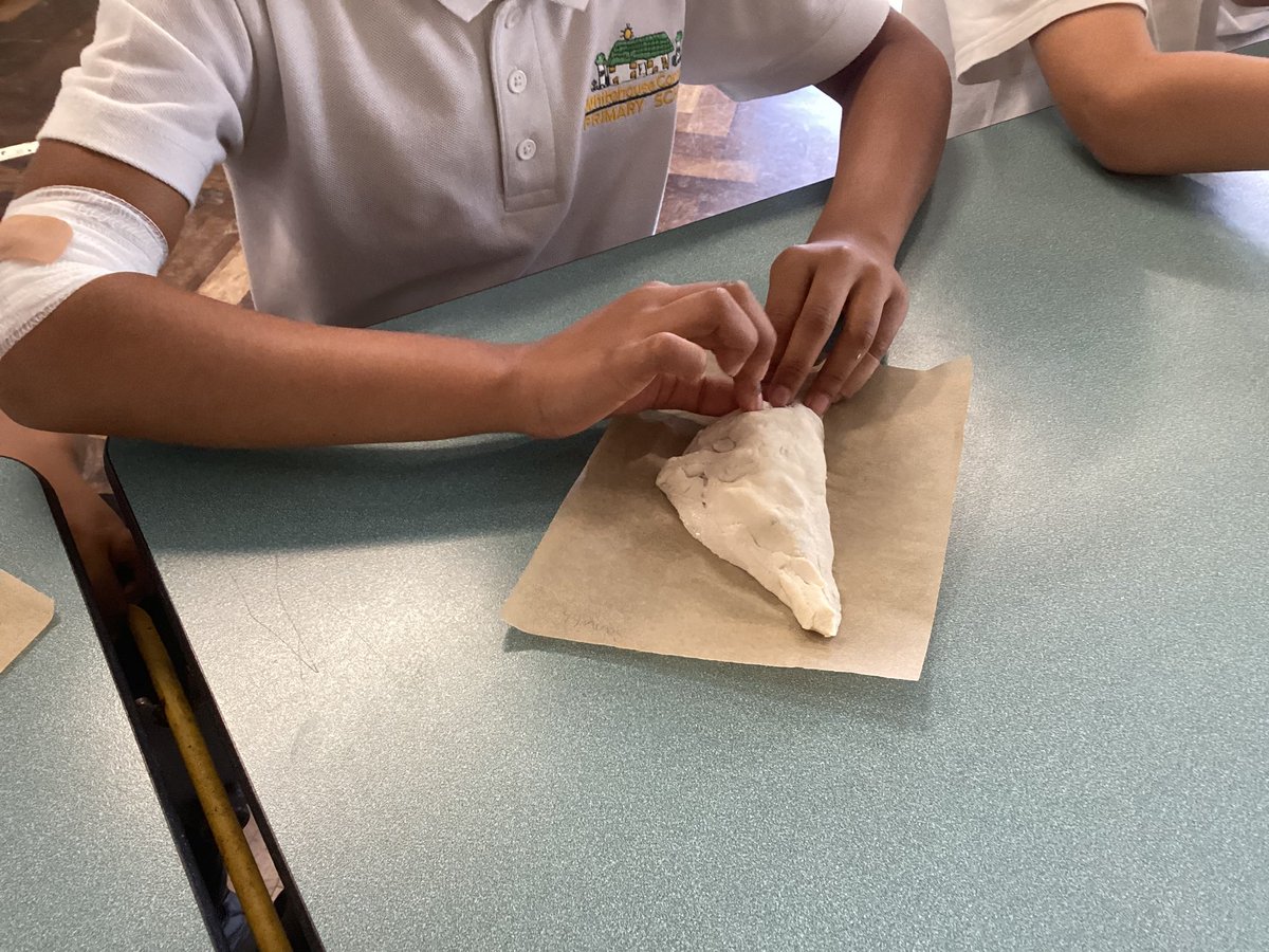 whcps's tweet photo. Year 4 made ‘Cornish Pasties’ today. Great crimping everyone and they looked and tasted delicious too! #whcYEAR4 #whcDT https://t.co/tWLCulUMFF