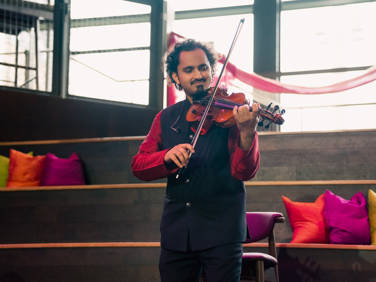 A bold and fearless take on fusion from the Rohan Roy Collective brings Indian classical ragas into conversation with jazz, groove and global sounds...  

🎶 INDIKA 2025 🎶 
Rohan Roy Collective 
Friday 24th October, 7.30pm 
Philharmonic Music Room

liverpoolphil.com/whats-on/varie…