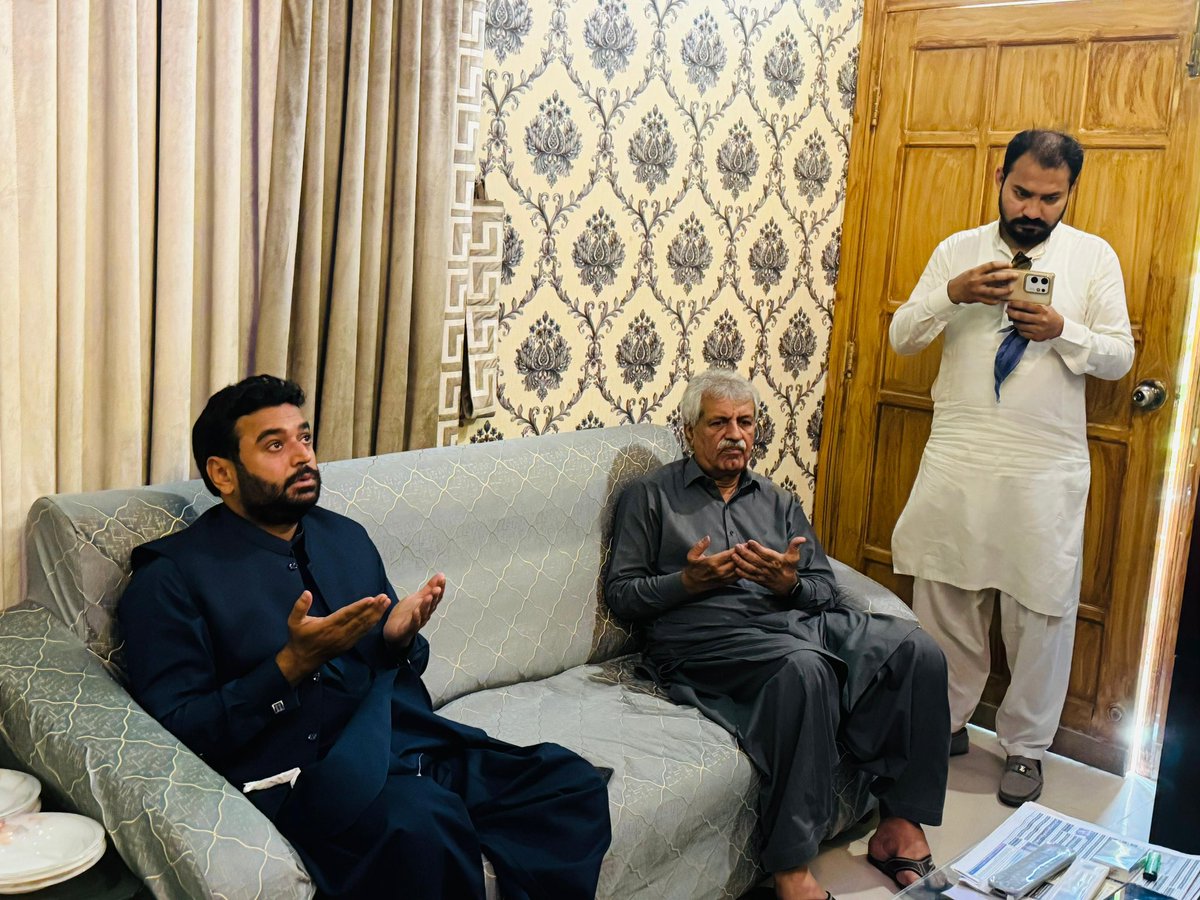 Offered condolences to senior journalist Lala Rahman Samoo on the sad demise of his brother. Expressed sympathies and prayed for the departed soul.