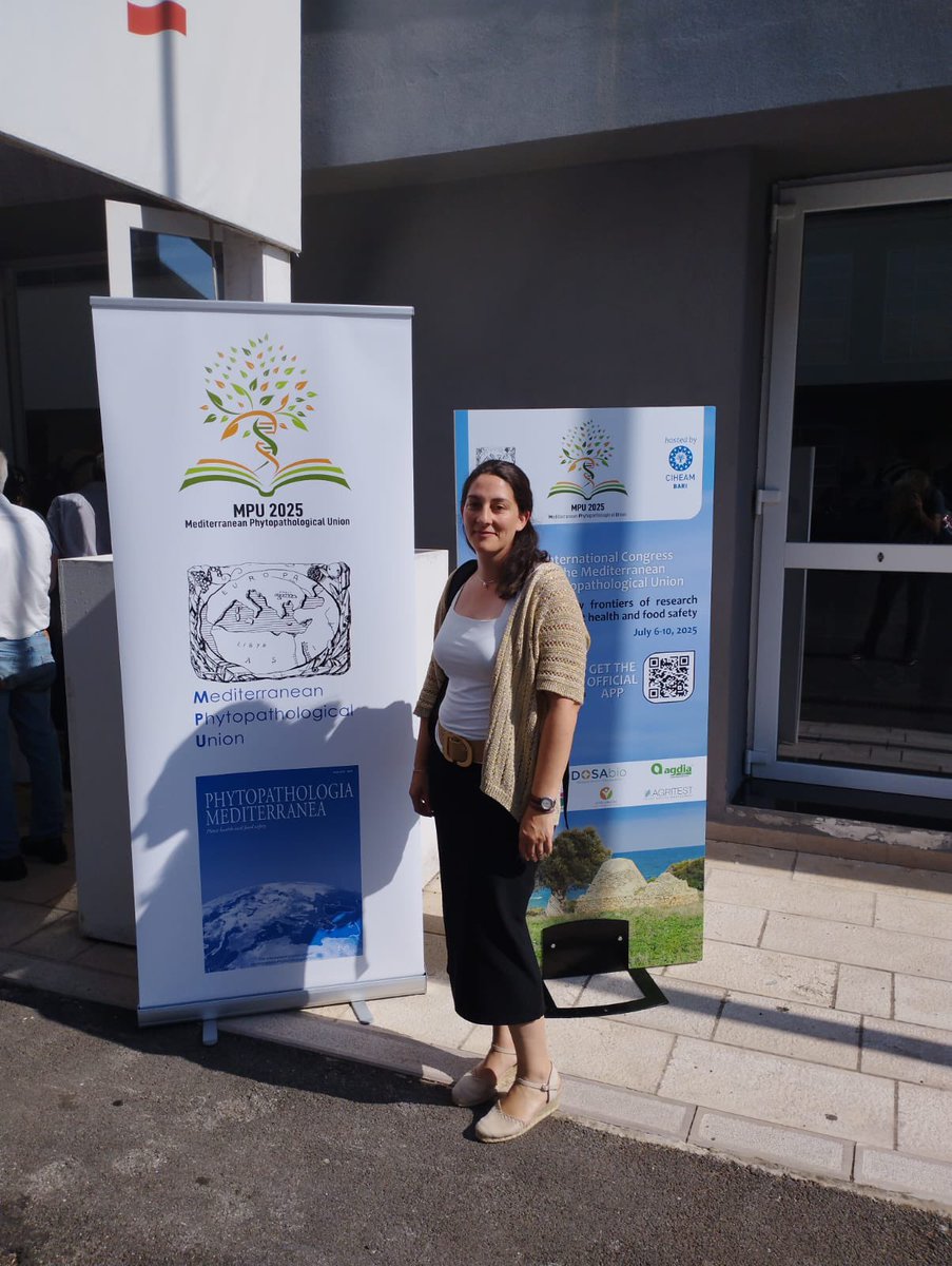 CICYTEX's tweet image. Nuestra investigadora 👩🔬 Laura Martín del Área de Protección Vegetal de CICYTEX abrió este 8 de julio la jornada sobre Enfermedades vasculares y de la madera de la vid 🩺🍇en el👇
✅17th Congreso Internacional de la Unión Mediterránea de Fitopatología🪲
🛜cicytex.juntaex.es/-/17th-congres…