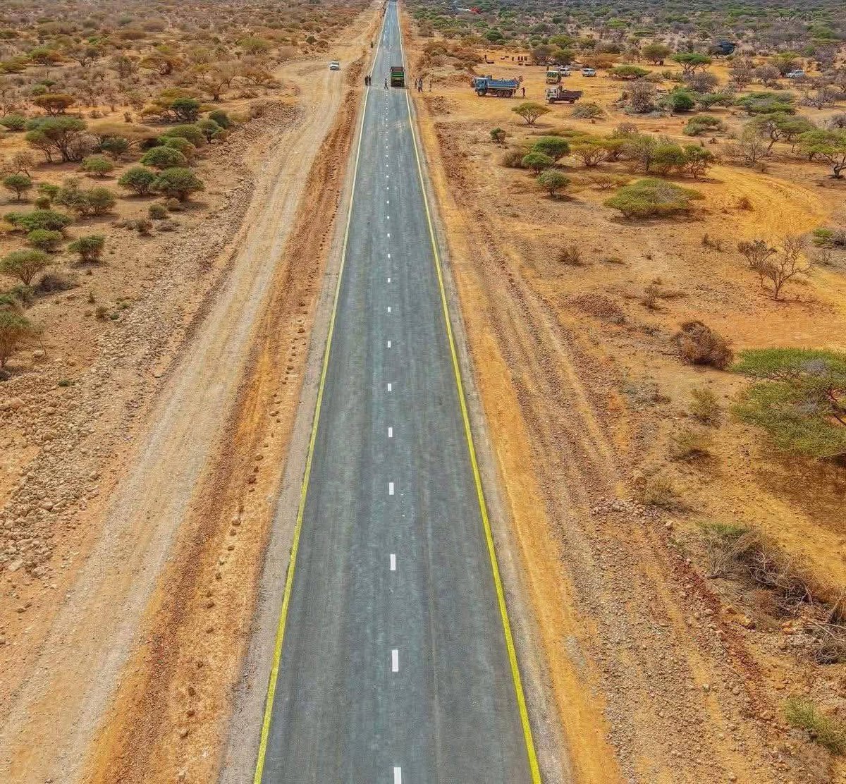 Osman_estate's tweet photo. 🚧 New roads, new era.
Galmudug is under construction—Cadaado to Dhuusamareeb, Hobyo to Gaalkacayo .
Highways are the spine of security, trade & people’s movements. They’re escape routes from poverty.
#GalmudugRising #SomaliaInfrastructure #Cadaado #Dhuusamareeb https://t.co/EgwQyf6FGi