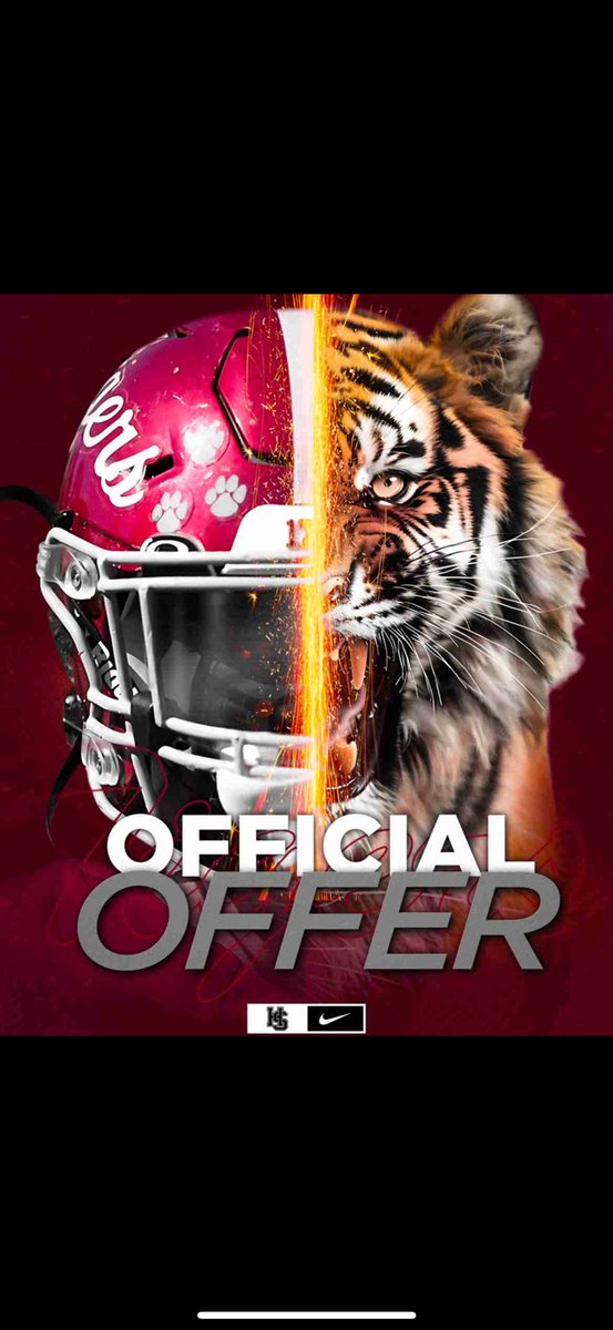 AveryMusick's tweet photo. Blessed to receive my third offer🙏🙏 @Coach_Luvara @CoachTPorterWR @HSC__FOOTBALL https://t.co/DaoORfaBcG