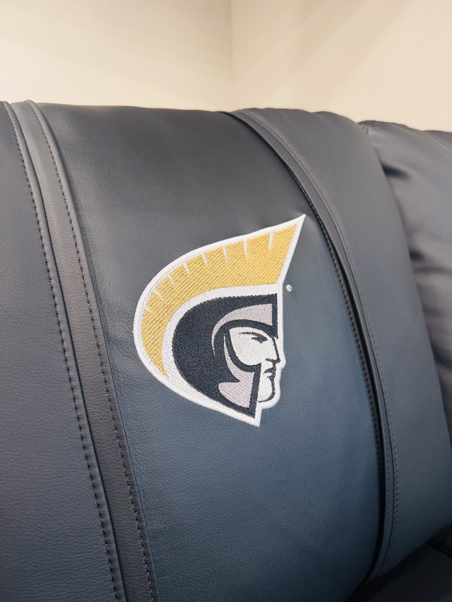 Anderson Trojans Football (@autrojansfb) on Twitter photo New addition to the locker room!
#AUthentic New addition to the locker room!
#AUthentic