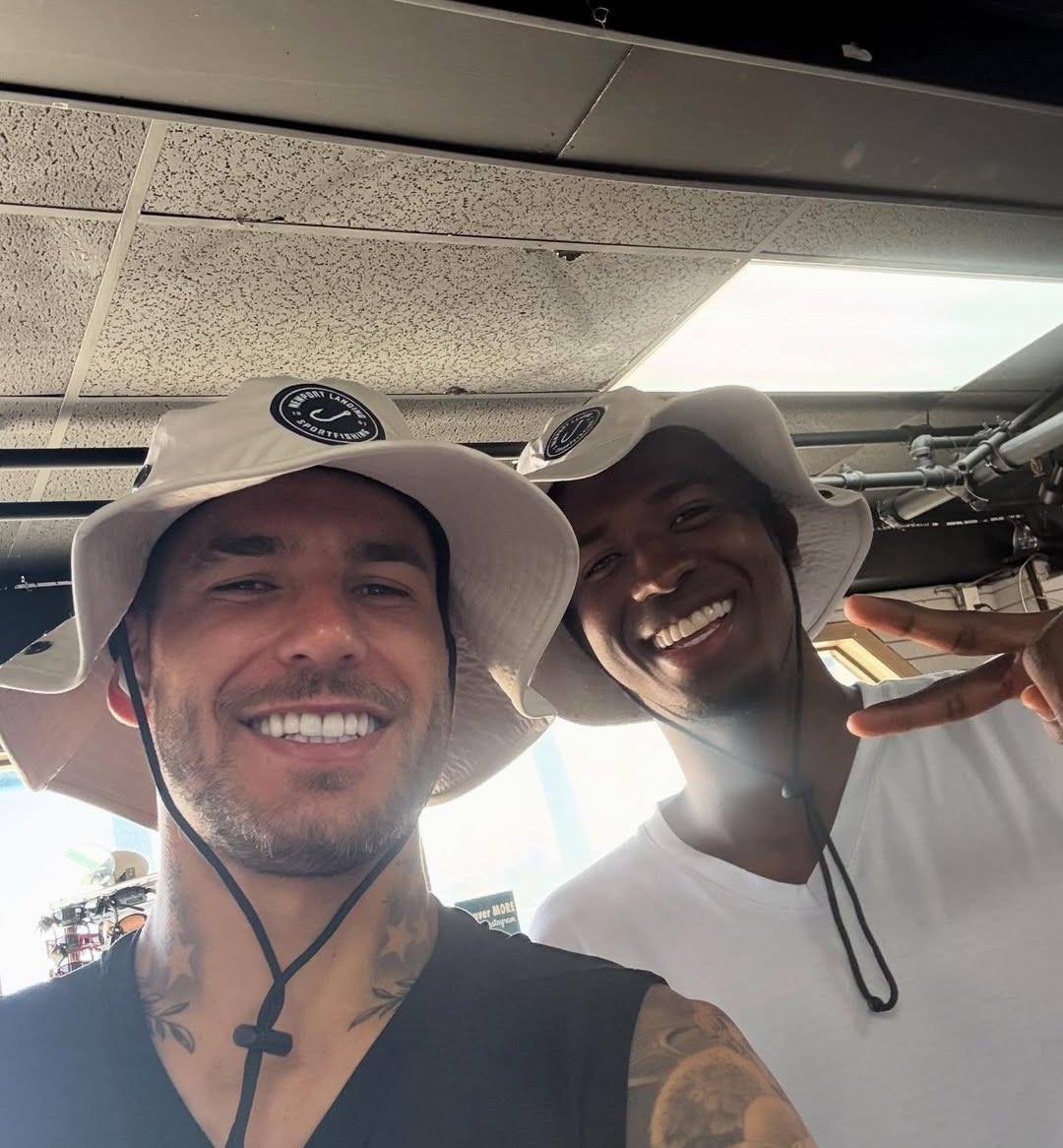 Et ils sont en vacances 🤣🕺🏻

Bon repos les gars !