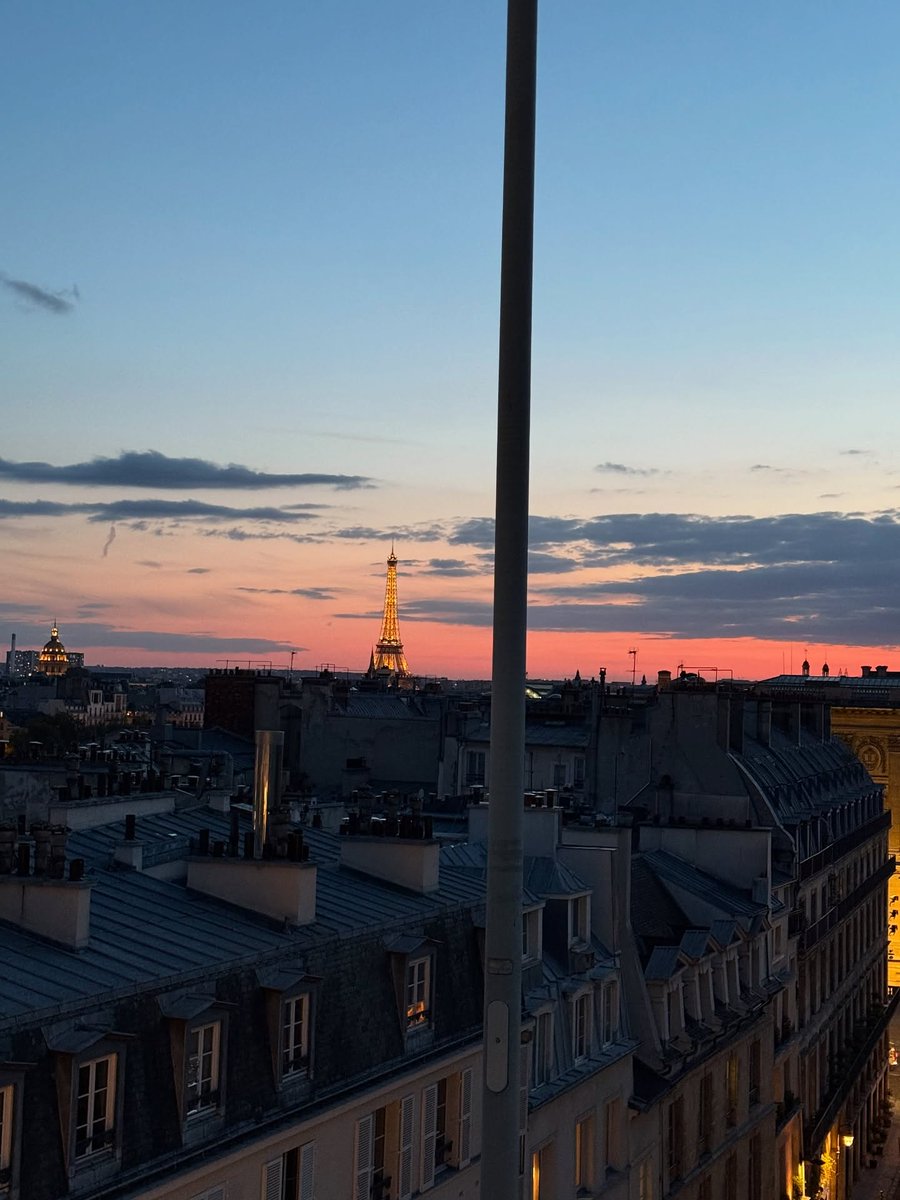 KrisJenner's tweet image. 🇫🇷