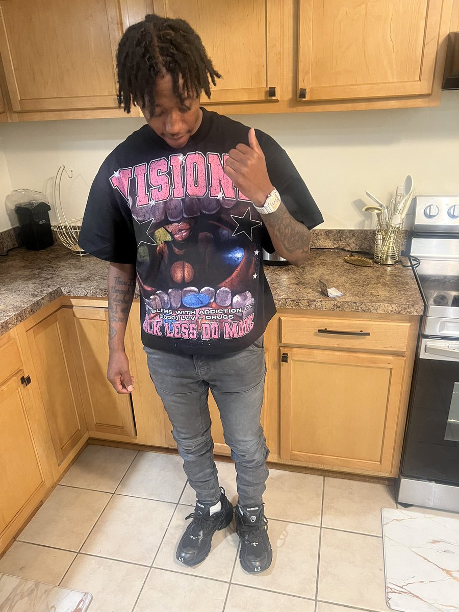 YooooR0's tweet photo. Highly Favored ❄️♻️ https://t.co/ZdZyMvF23w
