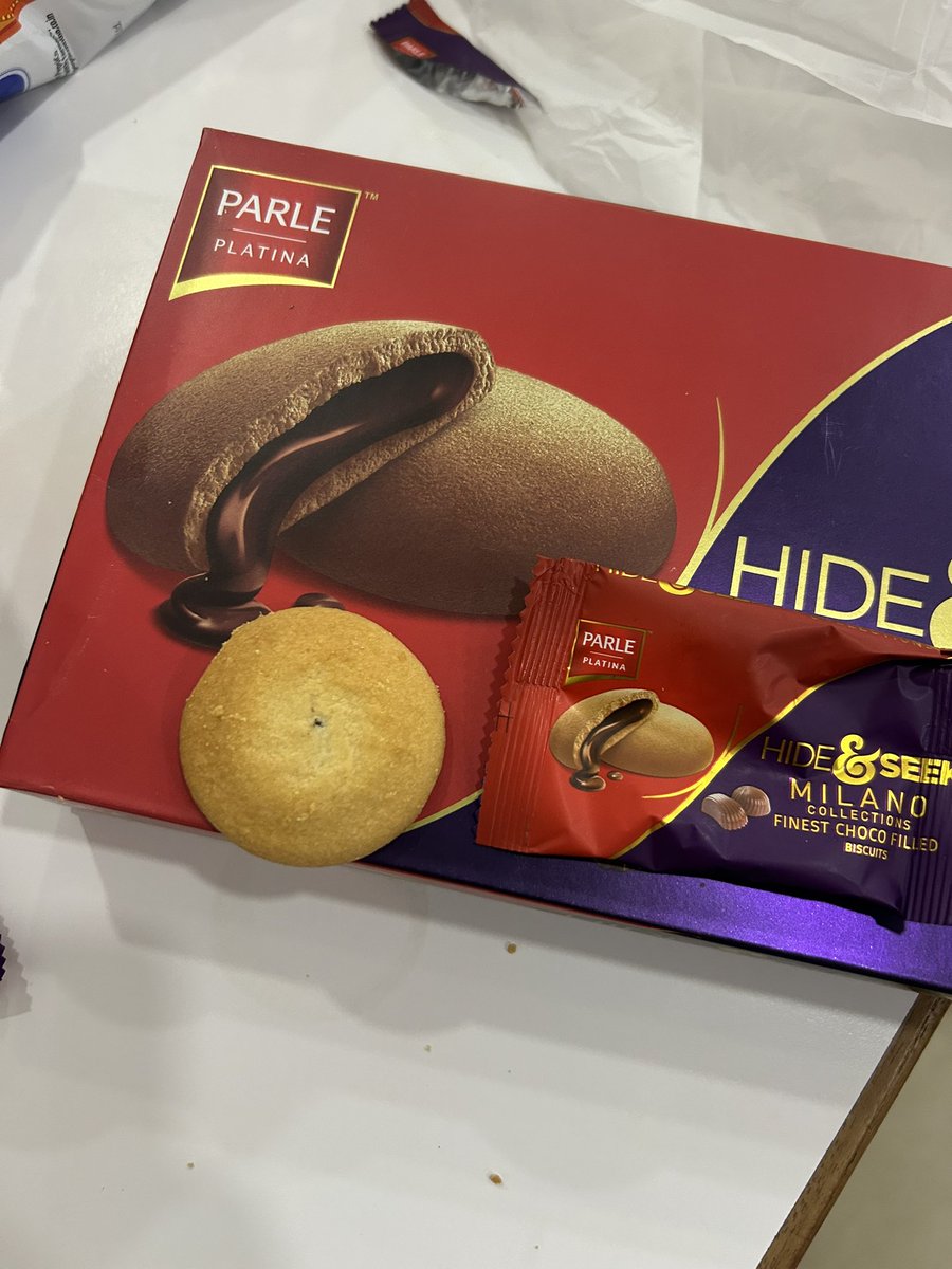 tapanKAUSHAL's tweet photo. @officialparleg @ParleFamily just purchased hide &amp; seek milano. And looks like you forgot to bake the cookies. At least maintain some quality. Price 100% quality 0% https://t.co/w0ubm8G3Jt