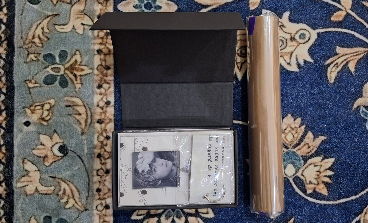 oxygenjeonn's tweet photo. #pasarbts #myARMYjual 
WTS

- V rêvé pb
- RM 90 fullset with poster excl postage https://t.co/F9yzUd3Yer