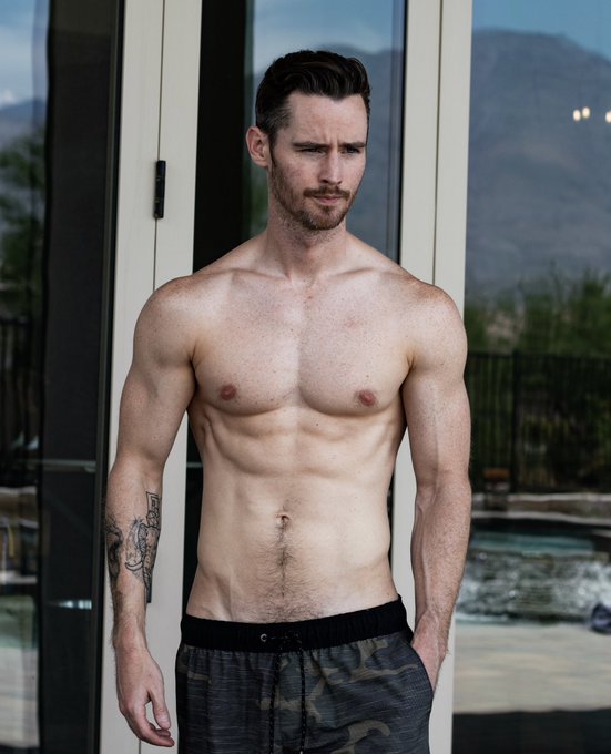 Watch Dan Benson's leaked NSFW photo on TwXstars