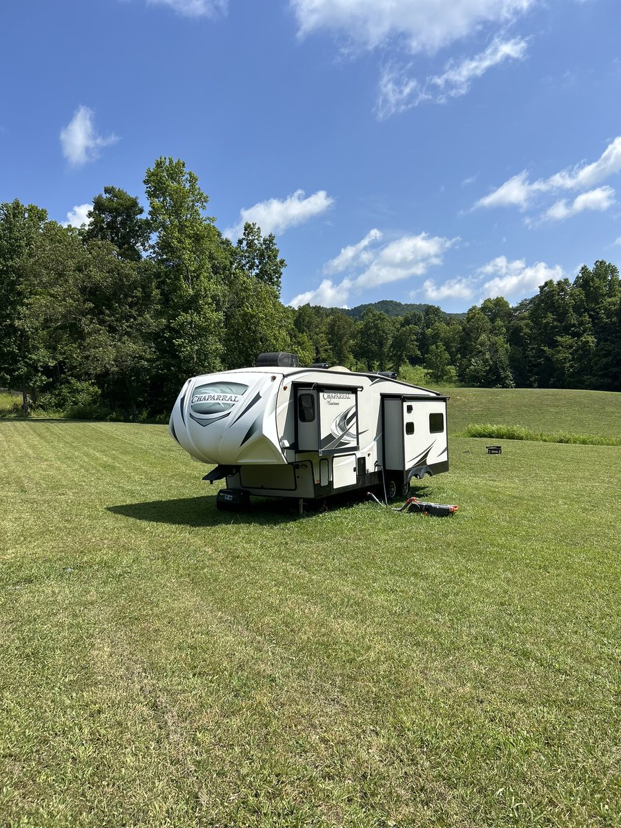 brieachanel's tweet photo. My Husband and I got married, moved to the middle of nowhere, had a baby and are now full time RV living 🚌✨🌳 https://t.co/0jJCyYQk2q