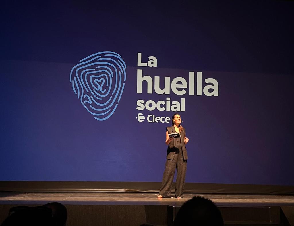 Compartimos datos de la red de apoyo de <a href="/Clece_/">CLECE</a> y <a href="/corazon_manos/">Asociación Corazón y Manos</a> durante esos días. Enviamos 57 vehículos con material, 6 generadores eléctricos, 20 motobombas de achique, miles de mascarillas... Todo para que no faltaran medios con los que seguir adelante. #LaHuellaSocial