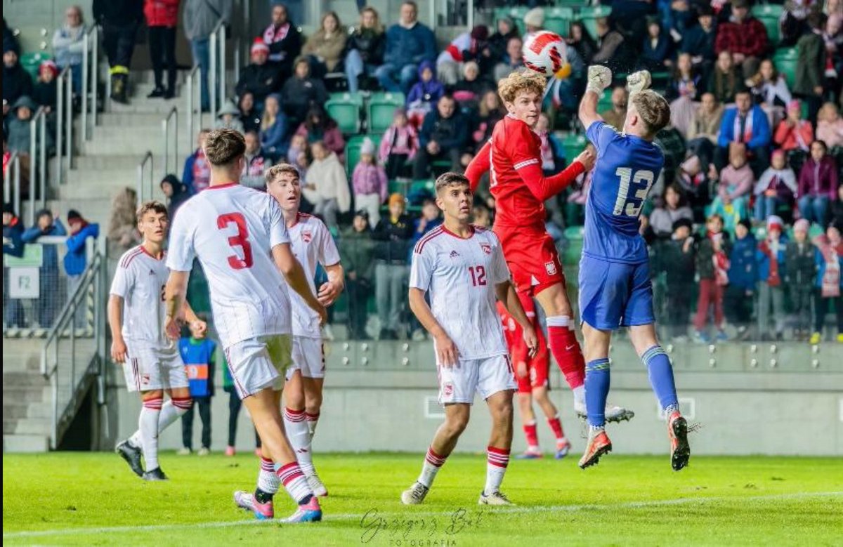 Name: Logan Williams-Owen
Age: 19
Position : GK
Previous Clubs: Horbury Town, Woodkirk Valley
International : Gibraltar Under 19’s 🇬🇮
Looking for: Steps 5 - 7
West Yorkshire