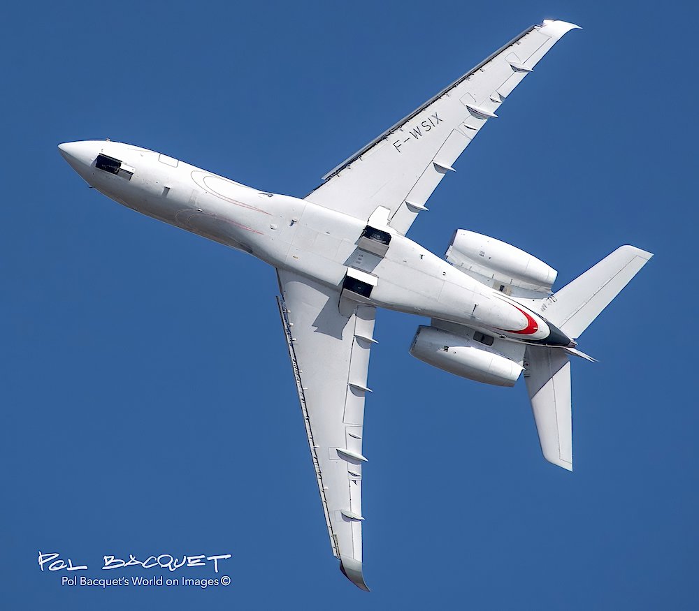Watching the new #Falcon 6X flying at the #ParisAirShow 2025. It has the widest purpose-built business jet cabin at 2.58 m (102 in). Its 70.7 m2 (761 sq ft) wing allows a 35,135 kg (77,459 lb) maximum weight with 59.9 kN (13,460 lbf) engines, for a 5,500 nmi (10,200 km) range