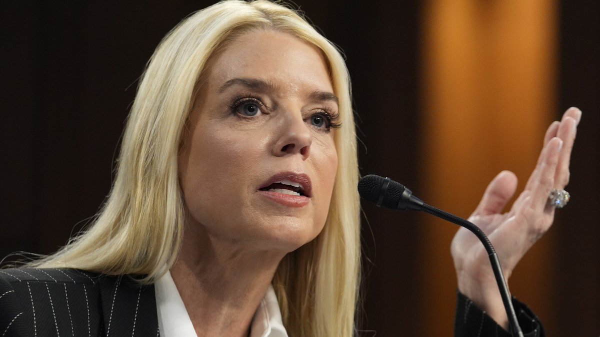 guncollective's tweet image. Shout to @AGPamBondi for continually proving she was a terrible choice from the start. She’s not a friend to the 2A and ABSOLUTELY not a friend to the sanctity of law. Replace her with @AGAndrewBailey stat! @realDonaldTrump
