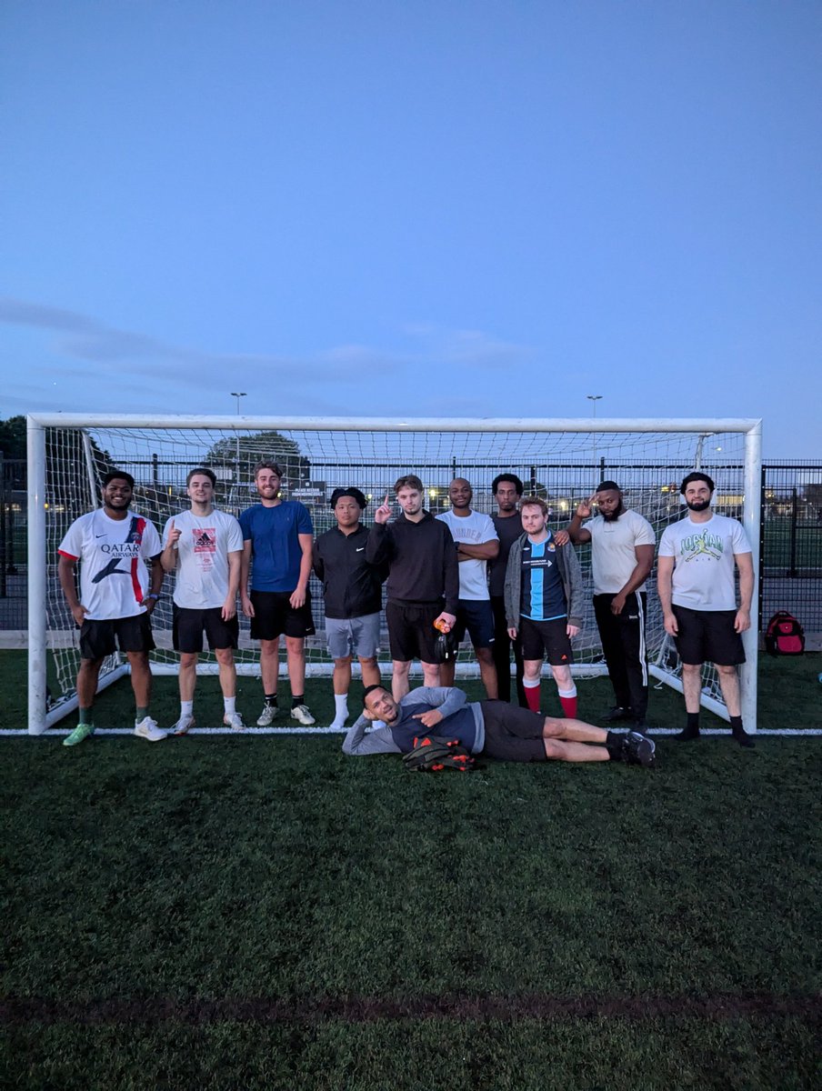CSMLondonFC's tweet image. 🧠 Many doubted..few believed. But Hussain's maverick 3-6-1 formation came up trumps to secure his spot in the Captains Cup final of our Monday night Player Leagues session.
#CSM #TogetherThroughFootball