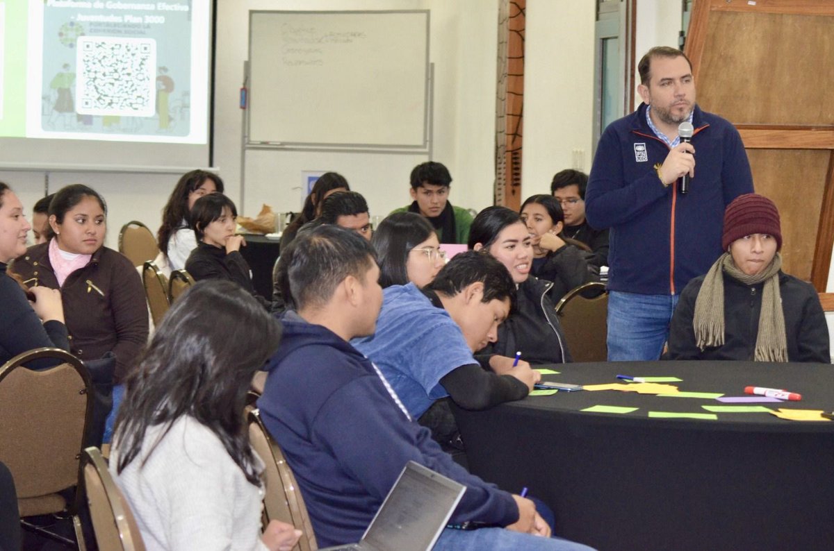 Desde #SantaCruz se formalizó la Plataforma de #GobernanzaEfectiva: un espacio de diálogo y trabajo conjunto para fortalecer la participación de la sociedad civil y autoridades locales.

👉 Conoce más: bit.ly/409hlvo