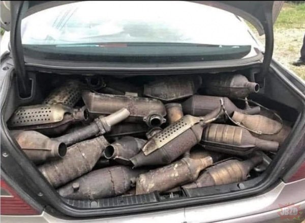 Eish, bru, I got k*k news and lekker news!

K*k news: His car got moered that night – catalytic converters klapped, whole exhaust system nou just a pipe dream.

Lekker news: They nabbed his laaitie, ou boef, red-handed! Cops got him locked up tighter than a boerie in a bun.