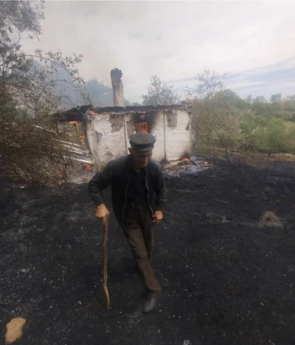 🔥🔥🔥УЖАС НЕВЕРОВАТНА - Цело село Дубово код Житорађа изгорело 300 кућа🔥🔥

🧑‍🚒Од ватрогасаца ни трага ни гласа.  Село гори цео дан и целу ноћ, нико помоћ да пружи. Све је то последица корупције и крађе општинских руководиоца у Житорађи и директора јавних предузећа!