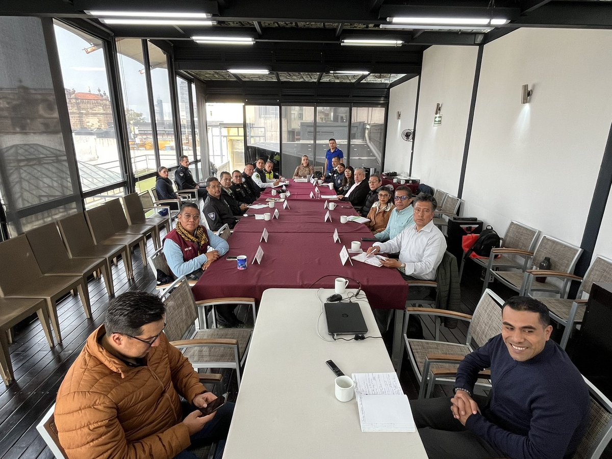 En el Gabinete de Seguridad y Procuración de Justicia en el #CentroHistórico coordinamos interinstitucionalmente los reporte de ruido, cumplimiento de los lineamientos legales de operación en establecimientos mercantiles, con la #SubsecretaríaDeControlDeTránsito fortaleceremos la