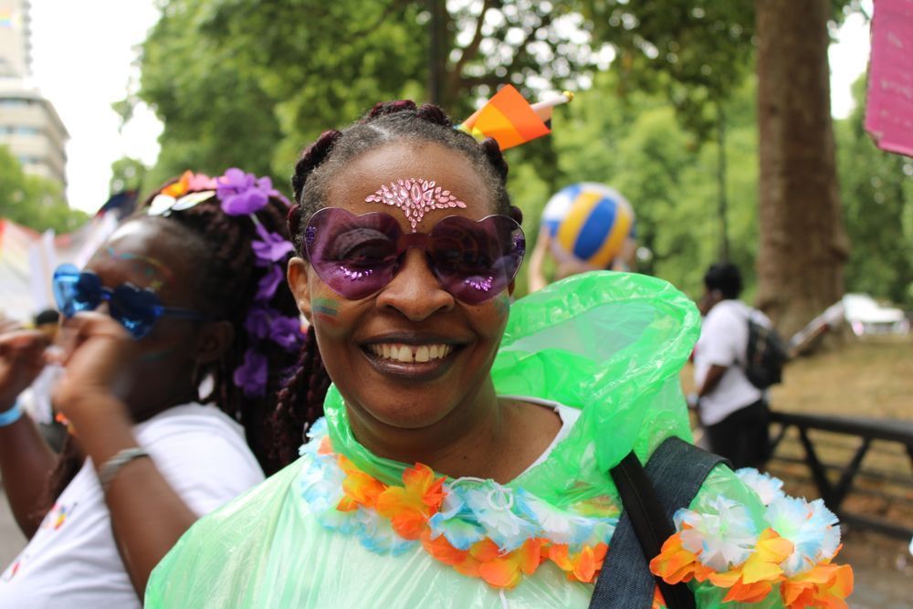 4refugeewomen's tweet image. Favourites from our camera roll 😍📸
We had an amazing time at @PrideInLondon on Saturday!
Our Rainbow Sisters felt the love of the thousands of people who turned out and cheered us on. Thank you!💜
LGBTQ+ refugees welcome, always!🌈
See more: refugeewomen.co.uk/pride25/
