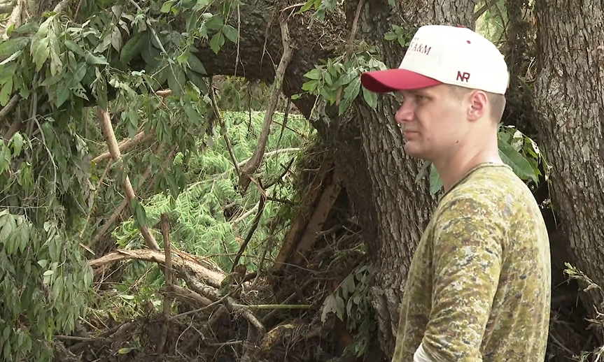 đ¨ Rusty Surette (@kbtxrusty) on Twitter photo đđźđđđđđ đđ đđđ đđđđđđżđ Bonfire students from Texas A&M University are helping in the Hill Country with heart and hard work. They are also raising funds to help cover the costs of equipment, fuel, and food.
đMore information is in our story: đđźđđđđđ đđ đđđ đđđđđđżđ Bonfire students from Texas A&M University are helping in the Hill Country with heart and hard work. They are also raising funds to help cover the costs of equipment, fuel, and food.
đMore information is in our story: