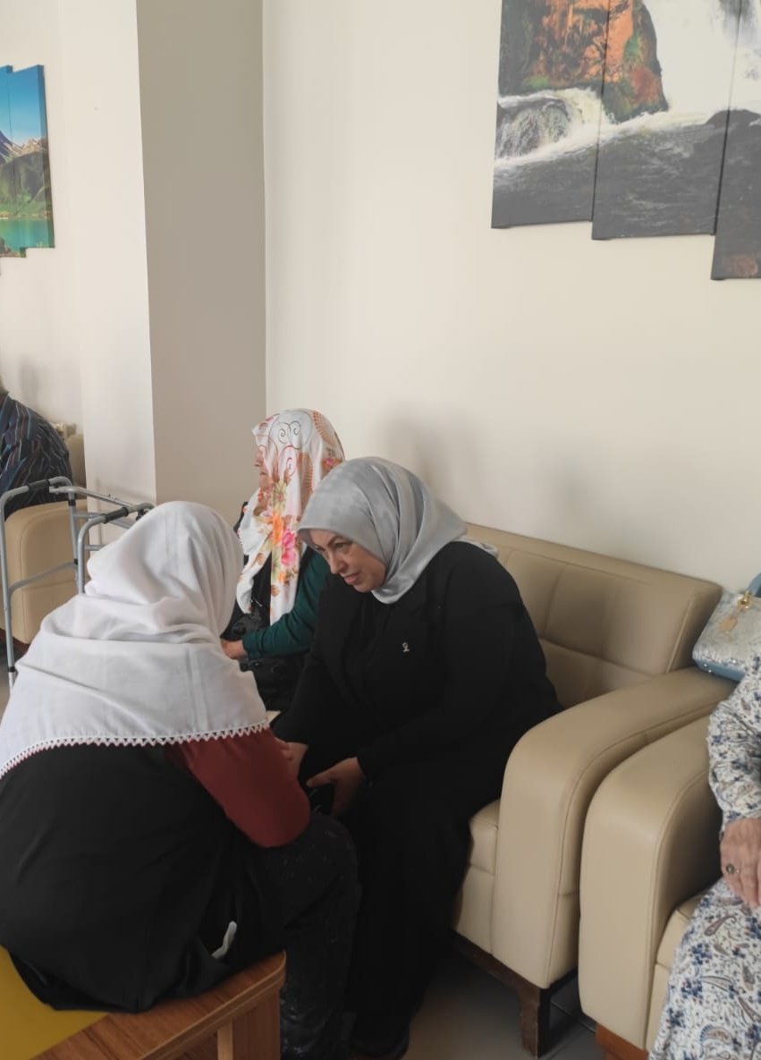 AK KADIN VAN-TUŞBA (@vantusbakadin) on Twitter photo Muharrem ayı münasebetiyle büyüklerimizi huzur evinde ziyaret ederek , aşure dağıttık.
İlçe başkanımız <a href="/umitkanan72/">Ümit KANAN</a> , ilçe kadın kolları başkanımız <a href="/TurkGunduz/">SELVER GÜNDÜZ 🇹🇷</a> , ilçe gençlik kolları başkanı <a href="/Onur__BASTUG/">Muhammed Onur BAŞTUĞ</a> ve yönetim kurulu üyeleri ile beraber katılım sağladık.
<a href="/zerrin_alpaslan/">Zerrin Alpaslan</a> Muharrem ayı münasebetiyle büyüklerimizi huzur evinde ziyaret ederek , aşure dağıttık.
İlçe başkanımız <a href="/umitkanan72/">Ümit KANAN</a> , ilçe kadın kolları başkanımız <a href="/TurkGunduz/">SELVER GÜNDÜZ 🇹🇷</a> , ilçe gençlik kolları başkanı <a href="/Onur__BASTUG/">Muhammed Onur BAŞTUĞ</a> ve yönetim kurulu üyeleri ile beraber katılım sağladık.
<a href="/zerrin_alpaslan/">Zerrin Alpaslan</a>