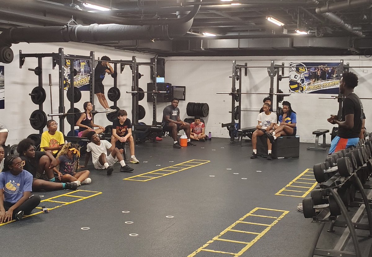 Steffon Brown (@coach_b_owt) on Twitter photo S/O to former Yellow Jacket State Champion and current Southern University Track member Roman Smith for stopping by today and sharing some knowledge with the next generation of Jackets 💙💛 <a href="/CoachDeLong89/">Bryan DeLong</a> S/O to former Yellow Jacket State Champion and current Southern University Track member Roman Smith for stopping by today and sharing some knowledge with the next generation of Jackets 💙💛 <a href="/CoachDeLong89/">Bryan DeLong</a>