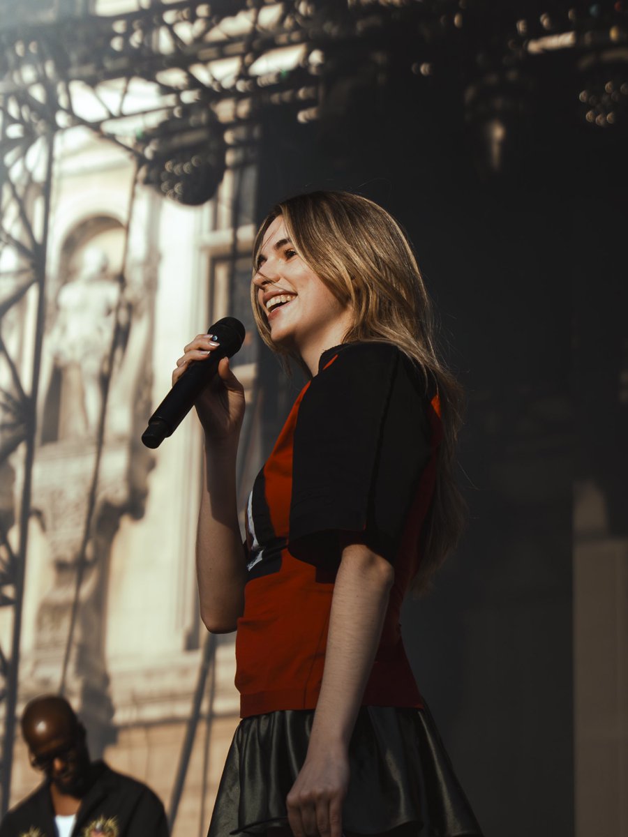 Et puis finalement j’ai sorti les photos, sur insta, c’est Adèle castillon la tête d’affiche