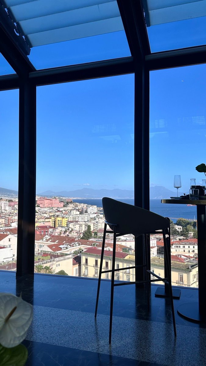 Stessa #Napoli diverso scorcio (@ De Bonart Naples, Curio Collection by Hilton in Napoli) swarmapp.com/user/8458658/c…