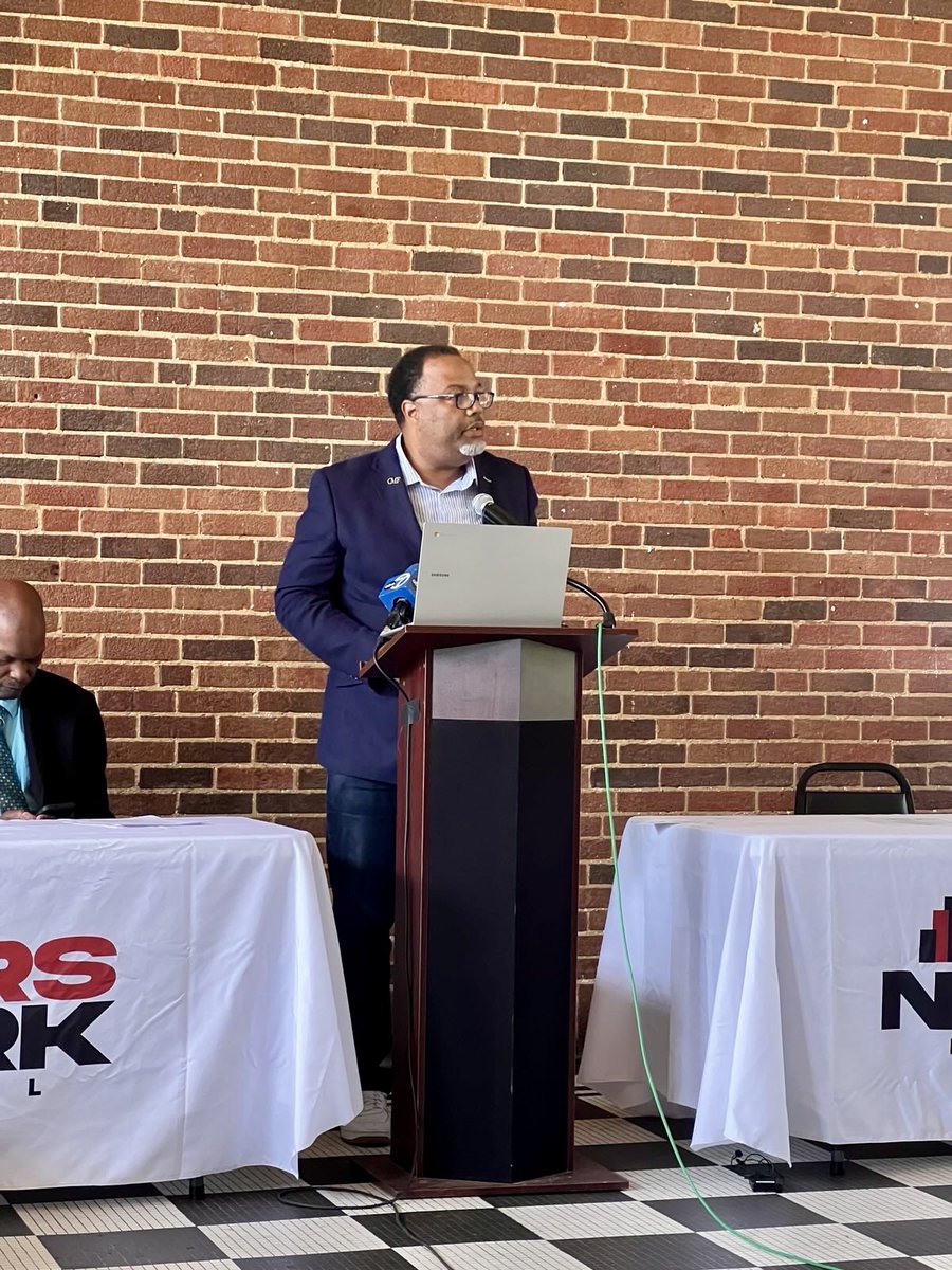 ChicagoCOPA's tweet image. Today, COPA attended the @LN_Chi monthly community meeting. This group of faith & community leaders are working together to improve the west side. This meeting included federal law updates. COPA attends to give info on our role in police accountability. #COPAInTheCommunity