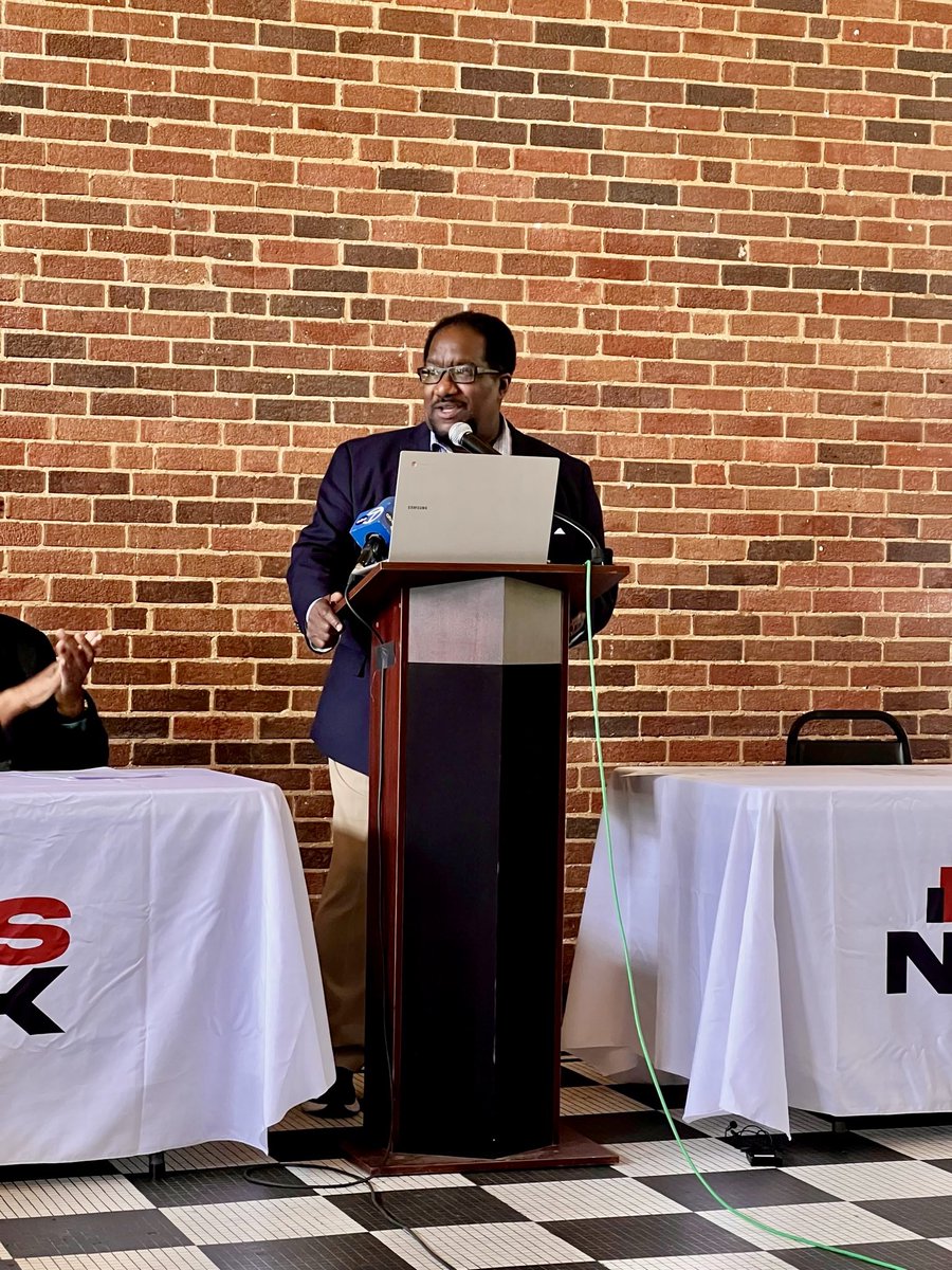 ChicagoCOPA's tweet image. Today, COPA attended the @LN_Chi monthly community meeting. This group of faith & community leaders are working together to improve the west side. This meeting included federal law updates. COPA attends to give info on our role in police accountability. #COPAInTheCommunity
