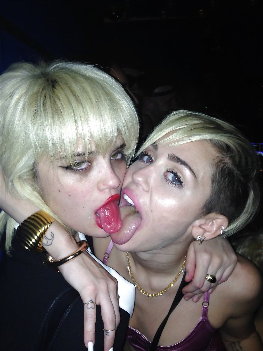 y2k2006 (@lindsayslung) on Twitter photo 