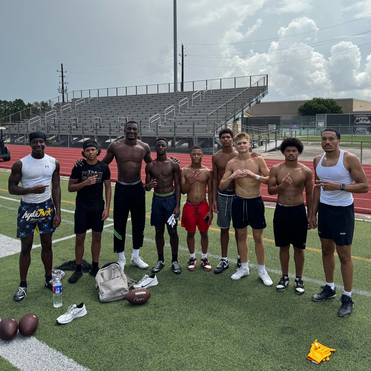 Big thank you to former Texas A&amp;M QB Kellen Mond and Iowa State WR Hakeem Butler for letting our guys get some work in with them at the O! Great experience!

#OakEm #thecOde