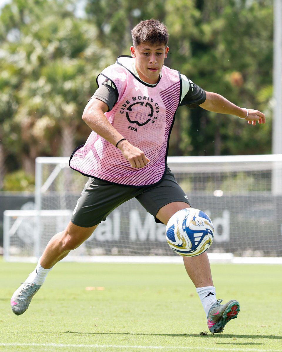 ⚽👀😋 <a href="/10ardaguler/">Arda Güler</a>