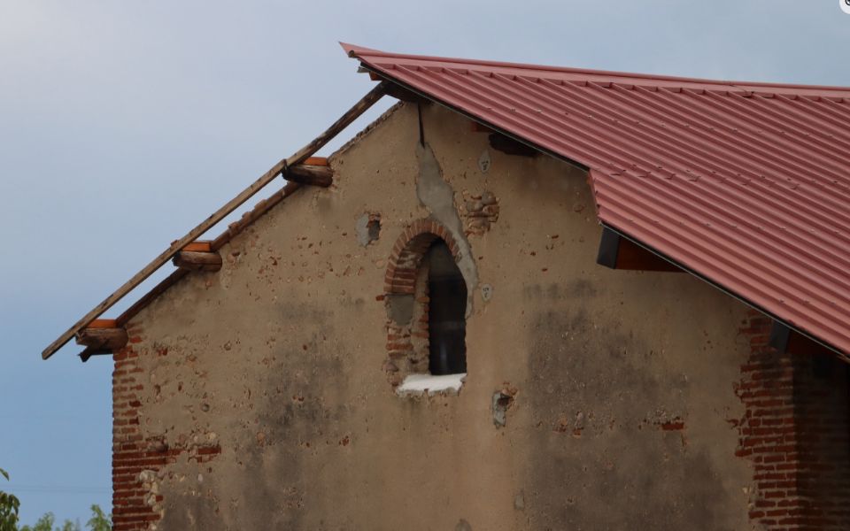 Alla Marangona il forte vento ha portato via mezzo tetto di una casa 
tgverona.telenuovo.it/cronaca/2025/0…