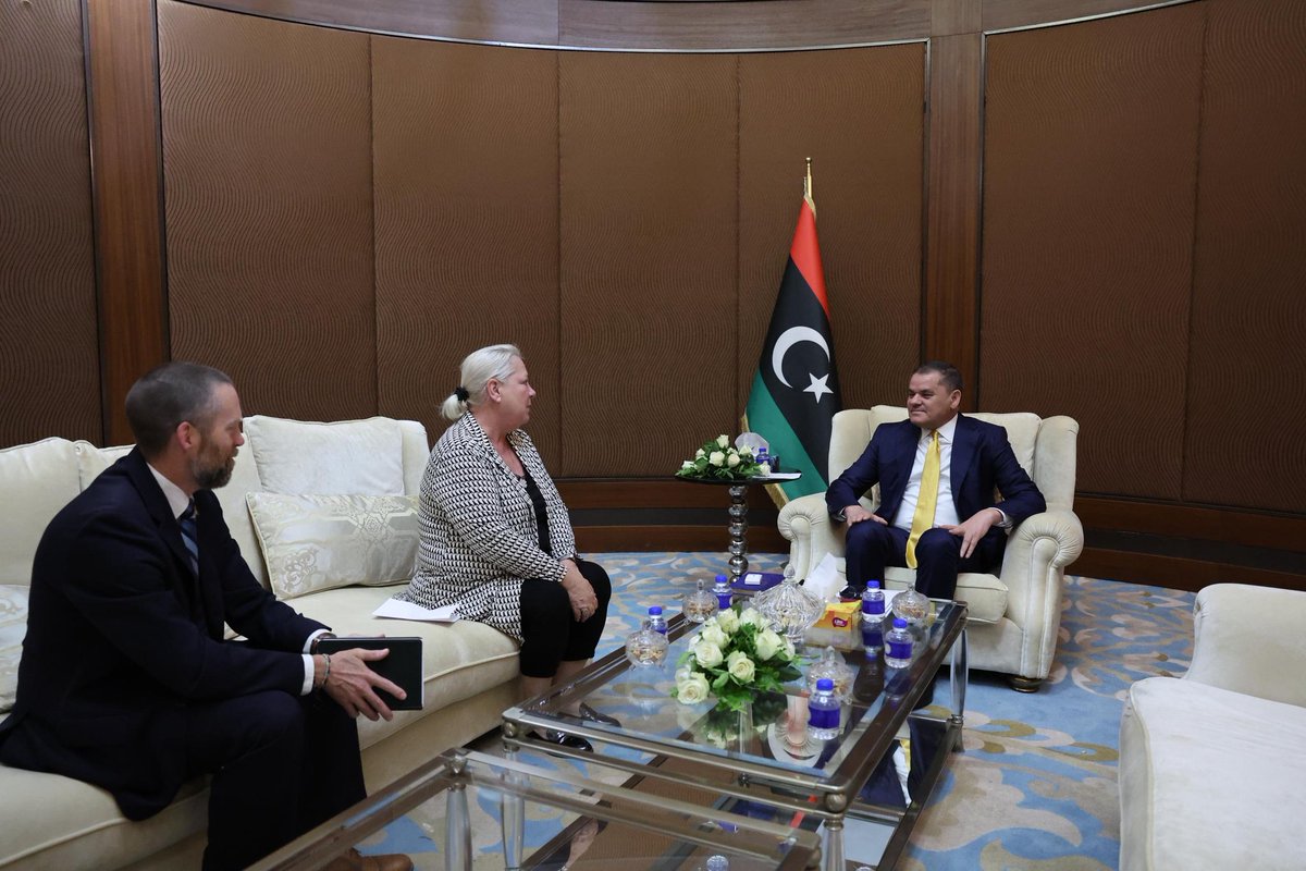 Canada in Libya (@canemblibya) on Twitter photo شاركت السفيرة الكندية إيزابيل سافارد في مناقشات مع رئيس الوزراء عبد الحميد الدبيبة حول آخر التطورات السياسية والأمنية وتعزيز العلاقات الثنائية بين البلدين وتعزيز دعم التنمية والاستقرار في 🇱🇾. كما تناول النقاش أيضاً العملية السياسية المتعثرة والحاجة إلى توحيد المؤسسات الليبية. شاركت السفيرة الكندية إيزابيل سافارد في مناقشات مع رئيس الوزراء عبد الحميد الدبيبة حول آخر التطورات السياسية والأمنية وتعزيز العلاقات الثنائية بين البلدين وتعزيز دعم التنمية والاستقرار في 🇱🇾. كما تناول النقاش أيضاً العملية السياسية المتعثرة والحاجة إلى توحيد المؤسسات الليبية.