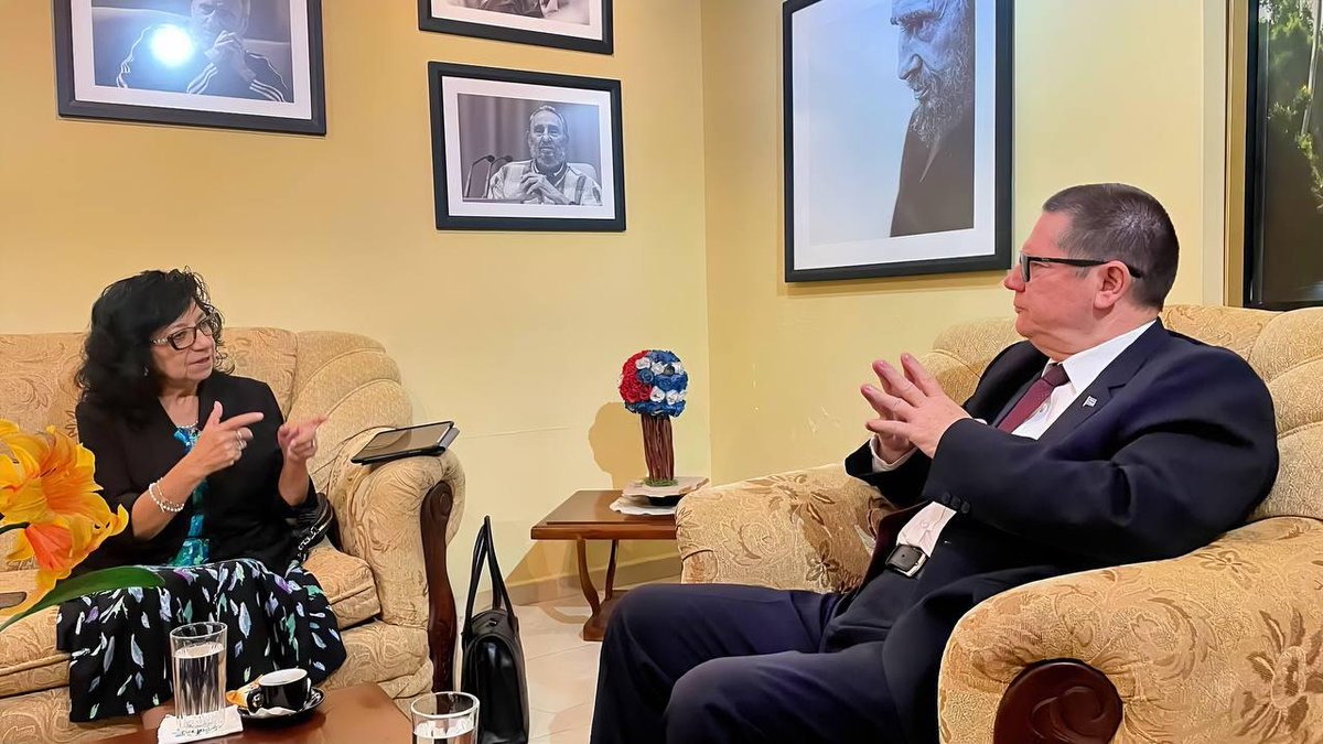 Quito, 8 de julio de 2025. El embajador de #Cuba, Basilio Gutiérrez, recibió la visita de cortesía de la asambleísta nacional, Liliana Durán, quien encabezará el nuevo Grupo Interparlamentario de Amistad entre ambos países. 🇨🇺🇪🇨misiones.cubaminrex.cu/es/articulo/em…