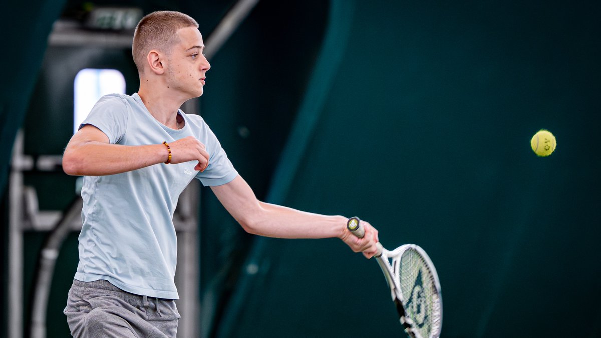 Chessbrookesc's tweet image. 🎾𝐓𝐞𝐧𝐧𝐢𝐬 𝐅𝐞𝐯𝐞𝐫🎾

Wimbledon might be the headline event this month but our @KingsTrust students have been working alongside tennis coaches at Gosling Park to improve their skills.

Last week individuals took home trophies &amp;amp; medals for their performance &amp;amp; progress!🏆