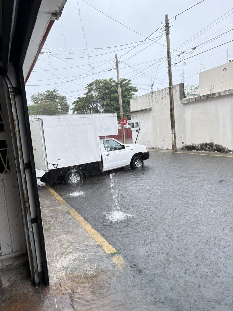 galyneitor's tweet photo. @Vikingonegroa Dándole con todo y lluvia mi vikingo! https://t.co/sfr6MxStJx
